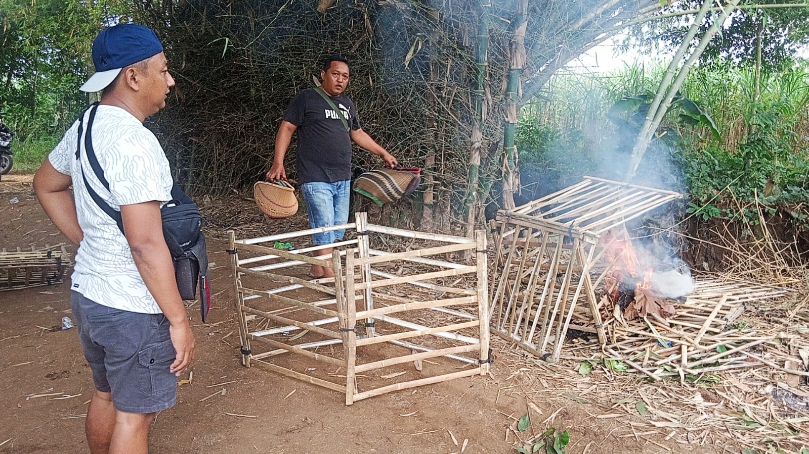 Grebek Arena Sabung Ayam di Jember, Polisi Cuma Dapat 15 Pasang Sandal