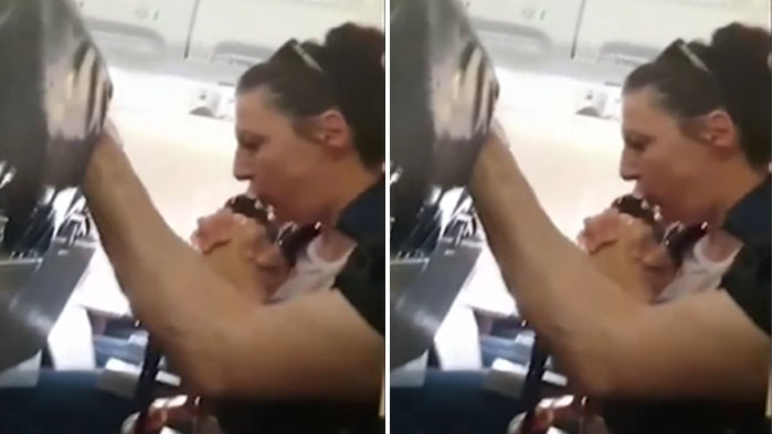 pramugari-terbang-hantam-atap-pesawat-saat-turbulensi-hebat-air-panas-makanan-ikut-melayang.jpg
