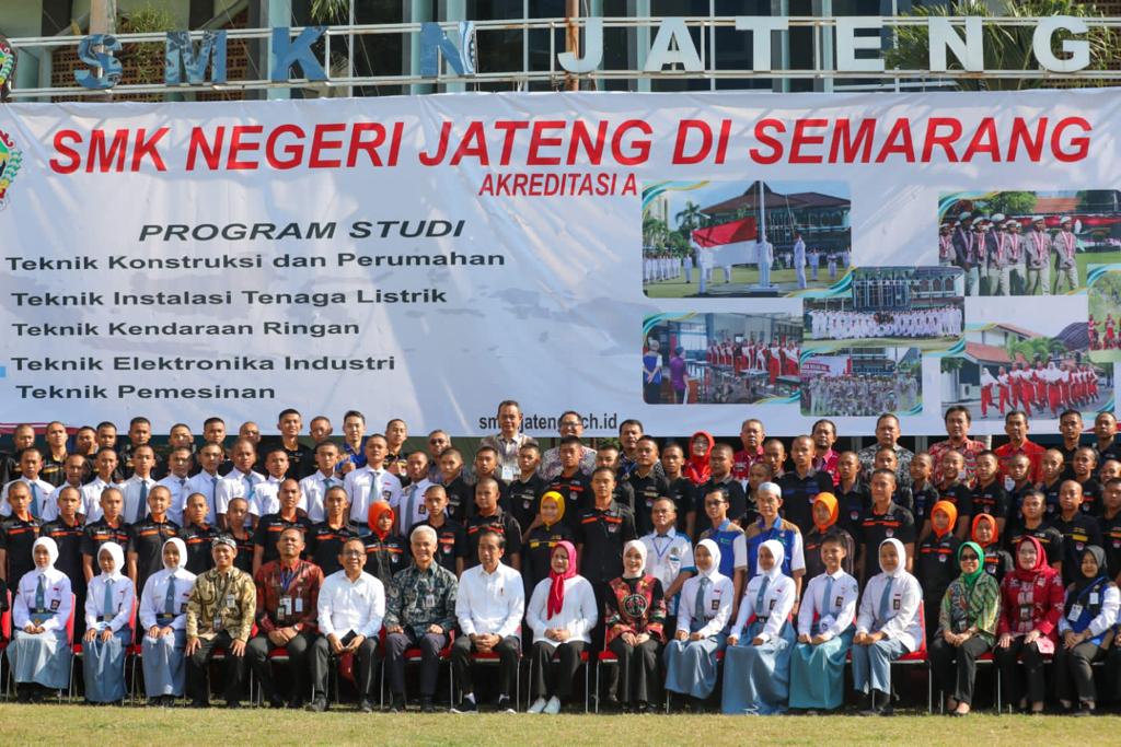 presiden-joko-widodo-jokowi-kepincut-dengan-smkn-jateng.jpg