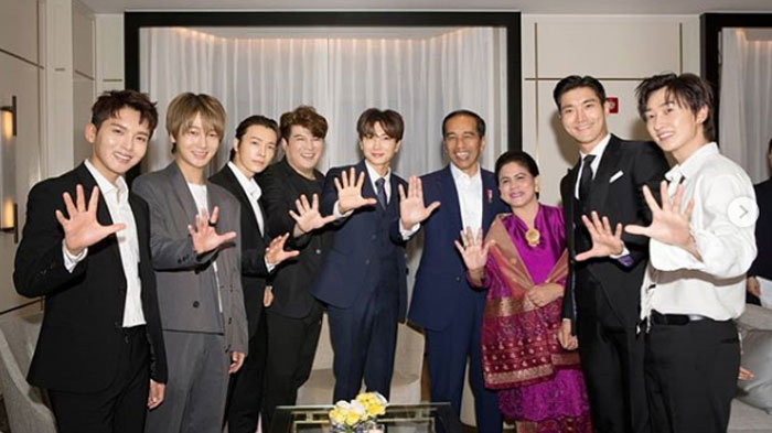 presiden-jokowi-berfoto-bersama-super-junior_20180911_122031.jpg