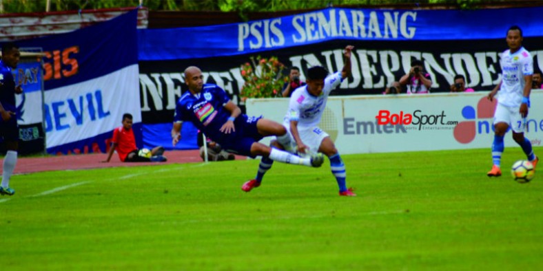 psis-semarang-vs-persib-bandung-di-stadion-moch-soebroto-magelang.jpg