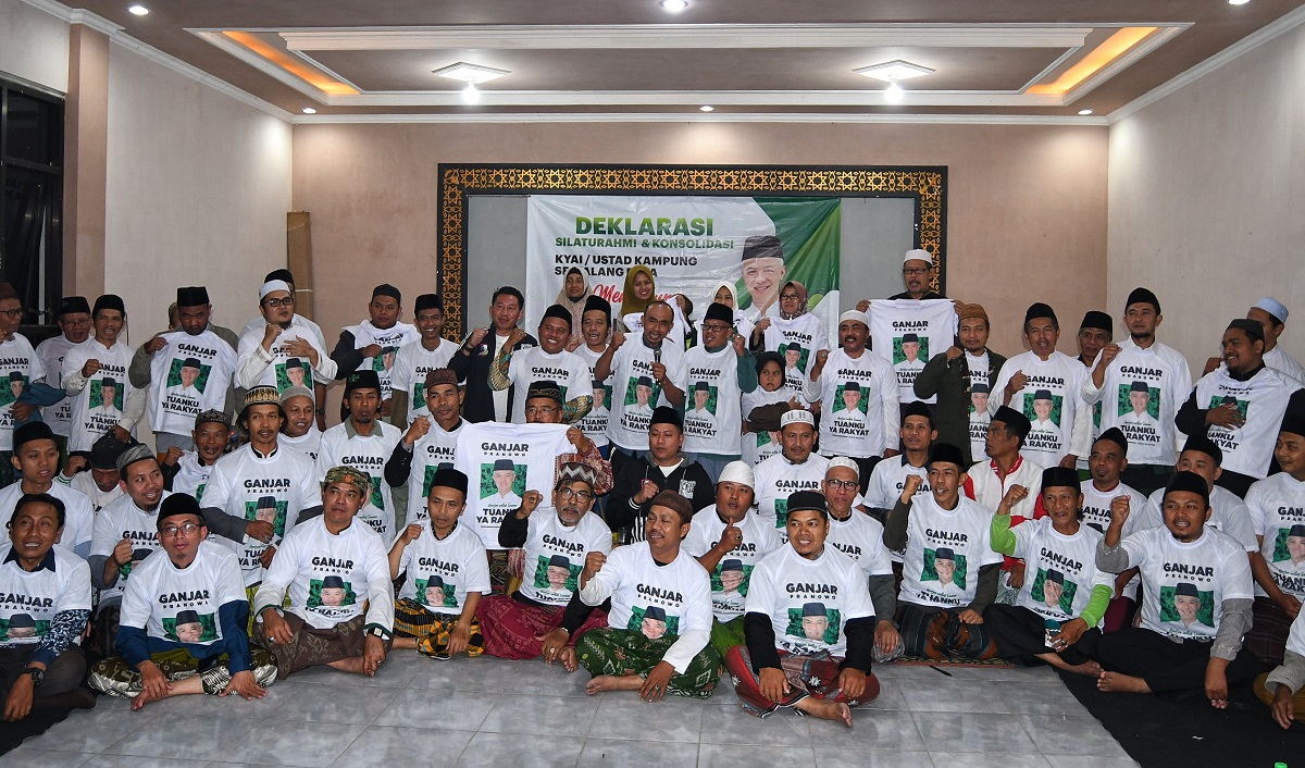 puluhan-kiai-dan-ustaz-kampung-malang-raya-deklarasi-dukung-ganjar-pranowo-sebagai-presiden-2024.jpg