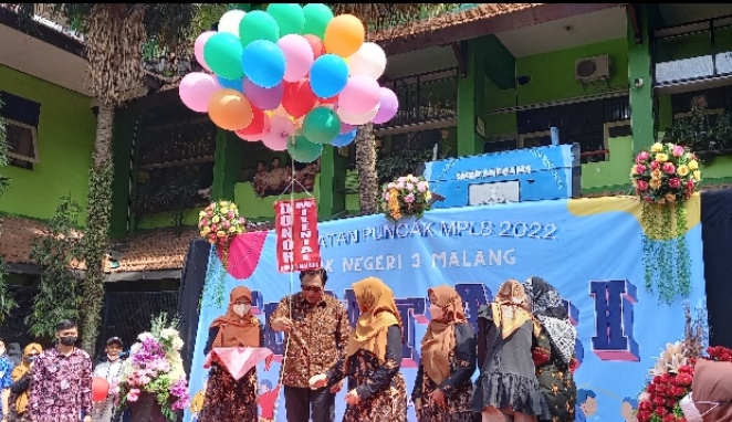 Puncak MPLS SMKN 3 Malang Dimeriahkan Donor Darah dan Demo Eskul