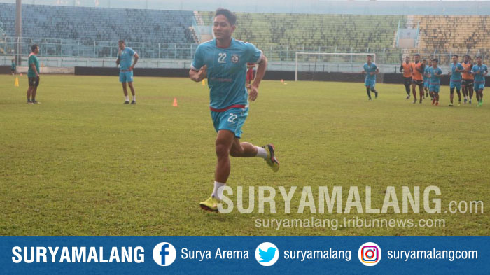 purwaka-yudhi-tes-fisik-dalam-latihan-arema-fc-usai-libur-di-stadion-kanjuruhan-kabupaten-malang_20180620_174334.jpg