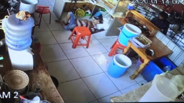 rekaman-cctv-pencurian-ponsel-di-warung-ayam-geprek-jalan-benteng-pancasila-kota-mojokerto.jpg