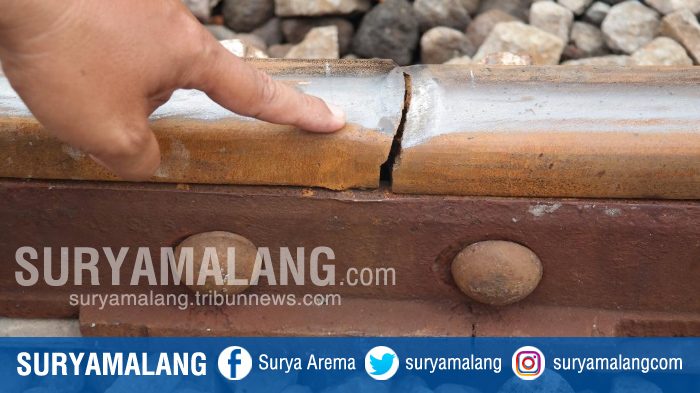 rel-kereta-api-yang-putus-di-kelurahan-ciptomulyo-sukun-kota-malang_20171212_131655.jpg