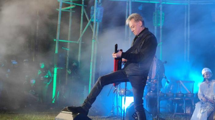 Penampilan Ring Of Fire Bersama Fariz RM Bikin Penonton Bernostalgia di Jazz Gunung Bromo 2021