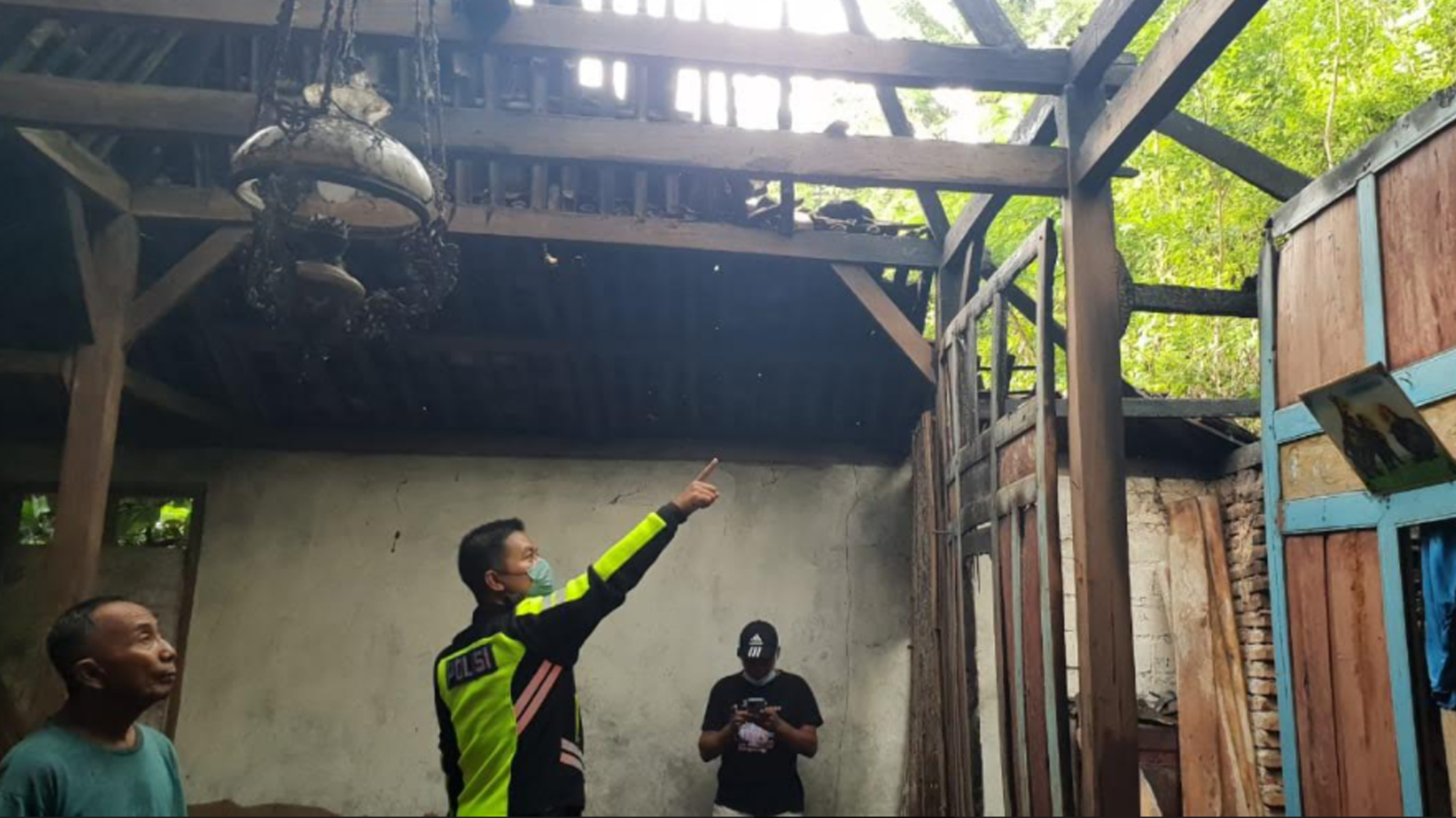 Atap Rumah Petani di Ponorogo Terbakar, Sempat Ada Ledakan