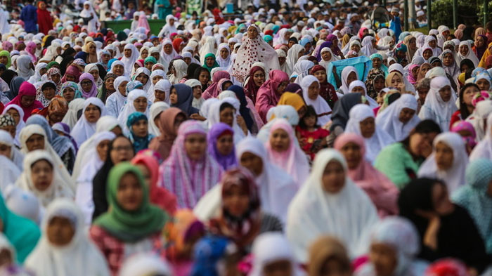 Warga Muhammadiyah Lumajang Salat Ied di Stadion Semeru dan GOR Wirabhakti