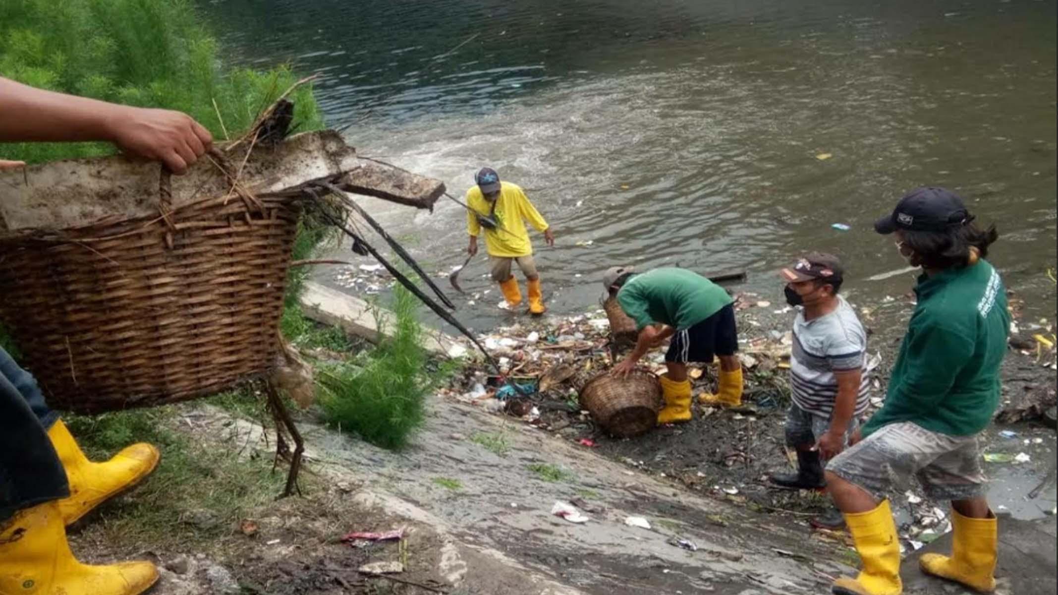 Dukung Fatwa Haram Buang Sampah ke Sungai, Danau dan Laut, MUI Jombang Gandeng DLH Siap Aksi Nyata