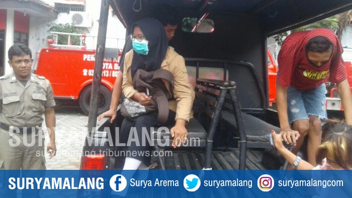 satpol-pp-kota-blitar-razia-kos-dan-menemukan-siswi-smk_20171129_131521.jpg