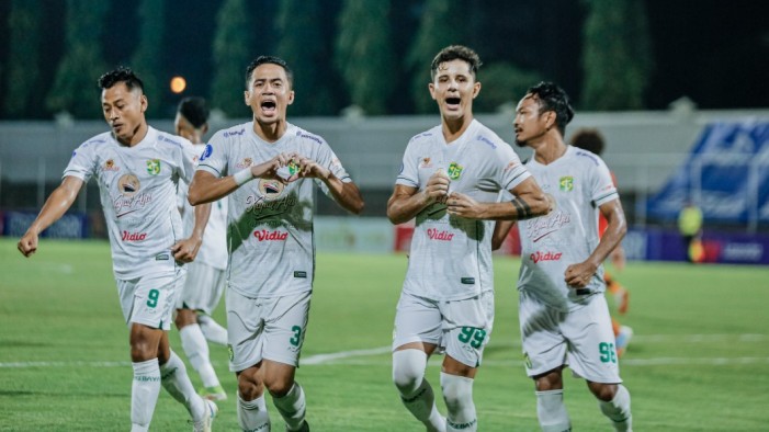 selebrasi-pemain-persebaya-surabaya-saat-mengalahkan-persiraja-banda-aceh-1-0.jpg