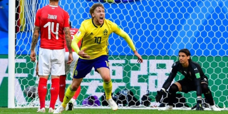 selebrasi-penyerang-swedia-emil-forsberg-seusai-berhasil-mencetak-gol-ke-gawang-swiss_20180704_082335.jpg
