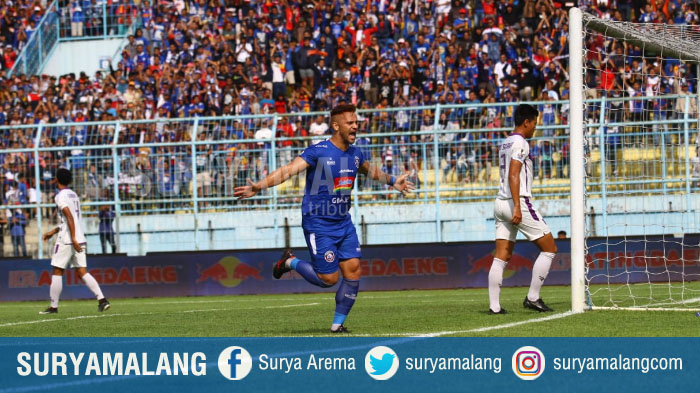 selebrasi-robert-gladiator-arema-fc-vs-persita-tangerang.jpg