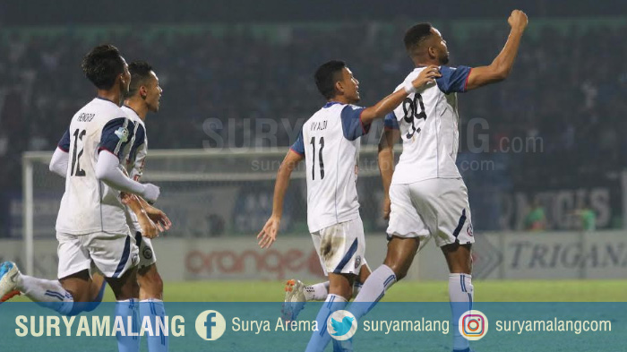 selebrasi-thiago-furtuoso-arema_20180606_220101.jpg