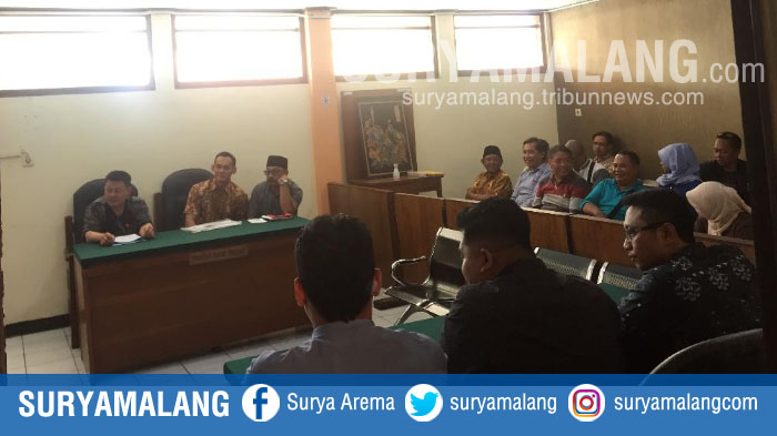 sidang-antara-warga-terdampak-pipa-bocor-dan-perumda-tugu-tirta-atau-pdam-kota-malang.jpg