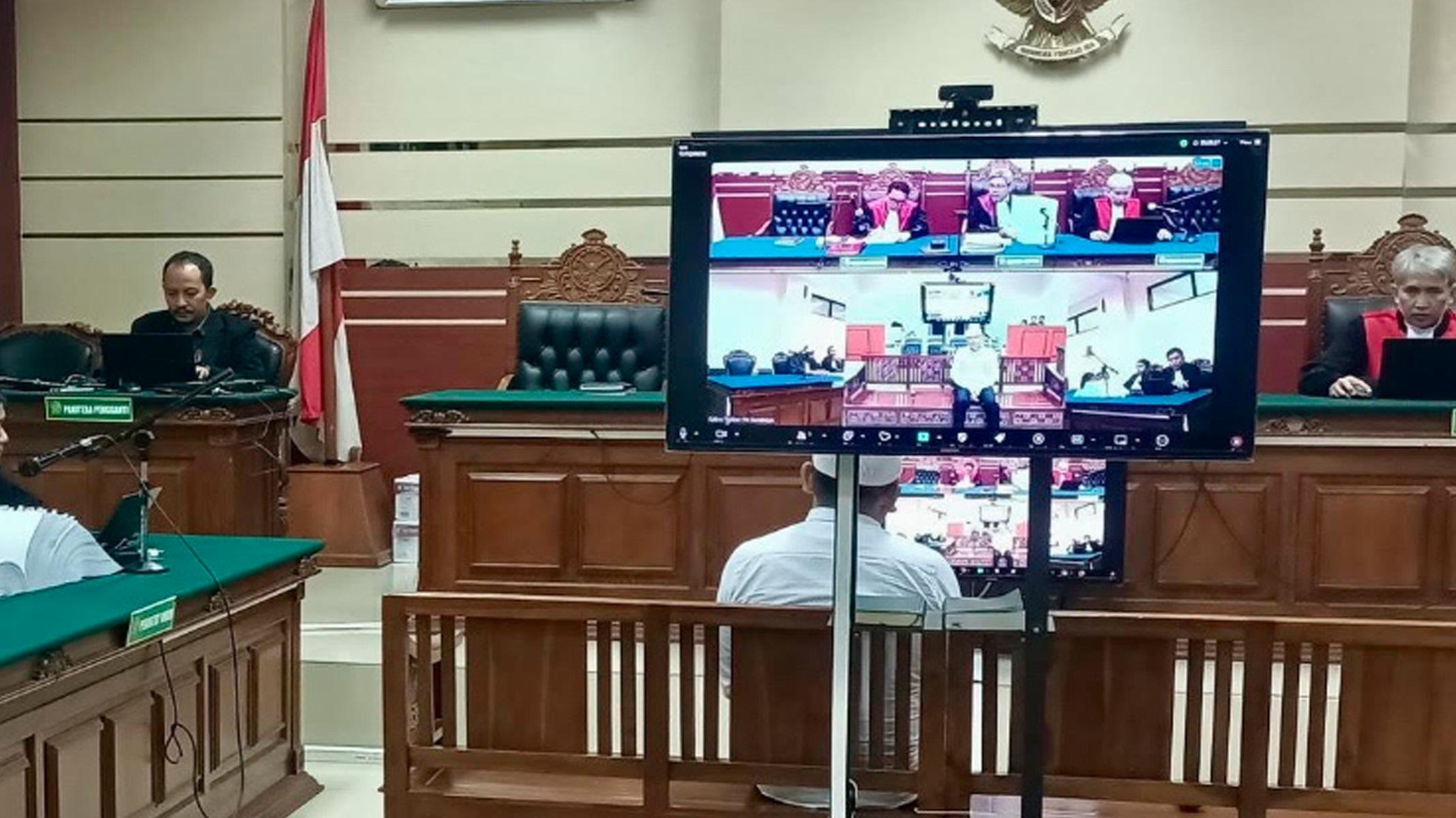 Terdakwa Kasus Korupsi Dana Hibah Pemprov Jatim Menangis Dalam Sidang, Akui Semua Kejahatannya