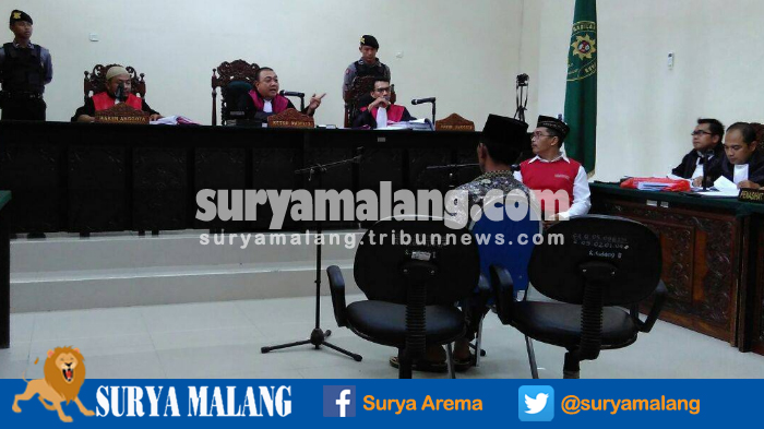 sidang-pembunuhan-pengikut-kanjeng-dimas-di-probolinggo_20161117_221729.jpg