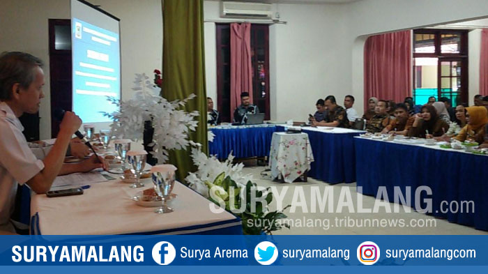 sosialisasi-raperda-adminduk-yang-menghapus-biaya-layanan-cetak-dokumen-kependudukan_20180412_181853.jpg