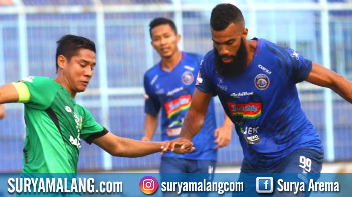 Manajemen Arema FC Buka Suara Tentang Minimnya Jumlah Gol yang Dicetak Sylvano Comvalius