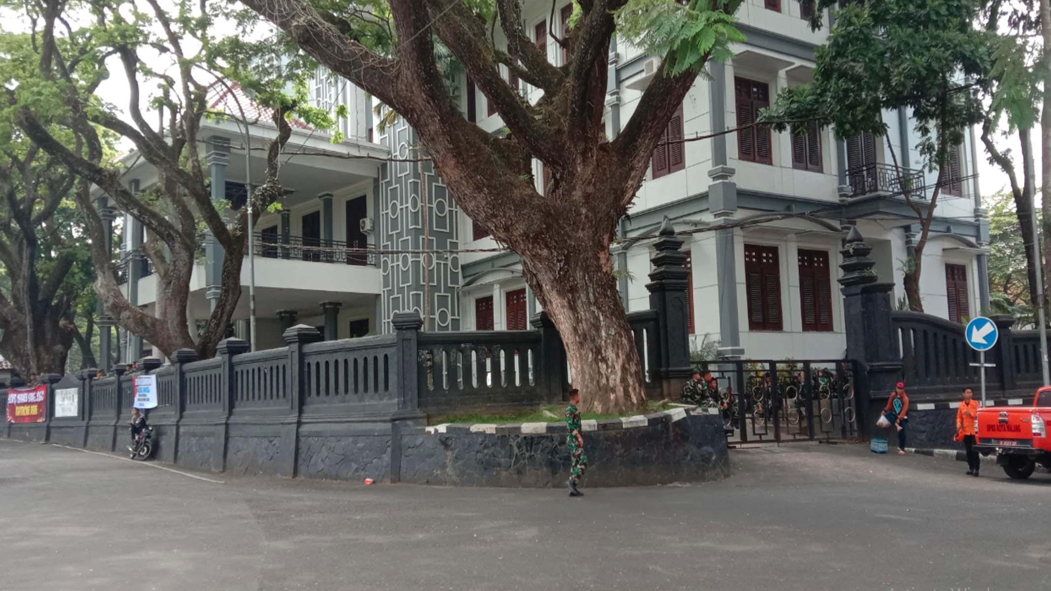 Kondisi Terkini Gedung DRPD Kota Malang, Antisipasi Aksi Demo Pagi Ini, Polisi Janji Humanis
