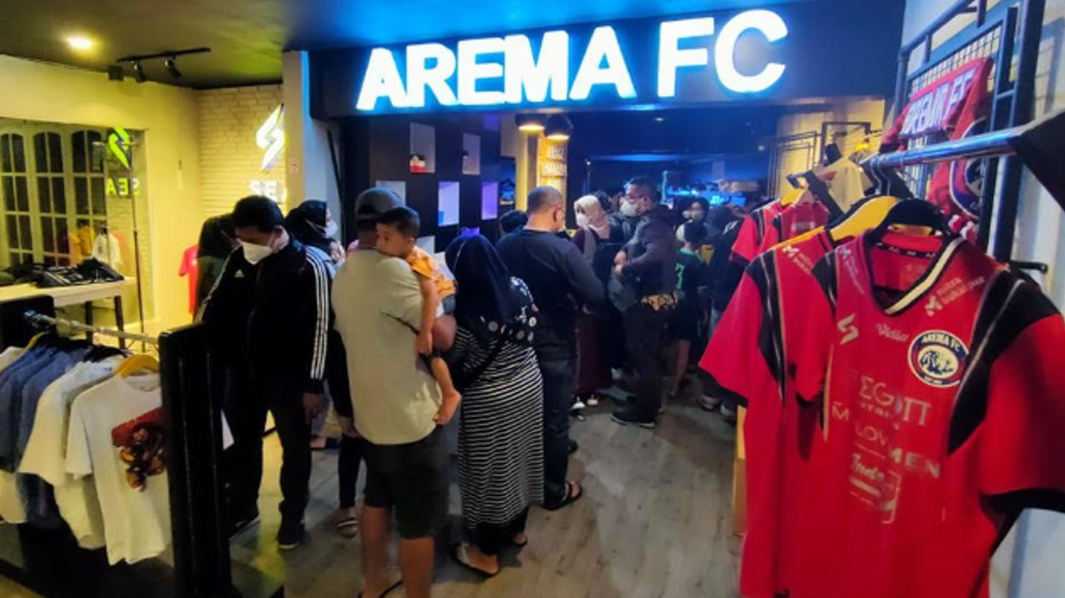 suasana-arema-fc-store-rabu-1082022.jpg