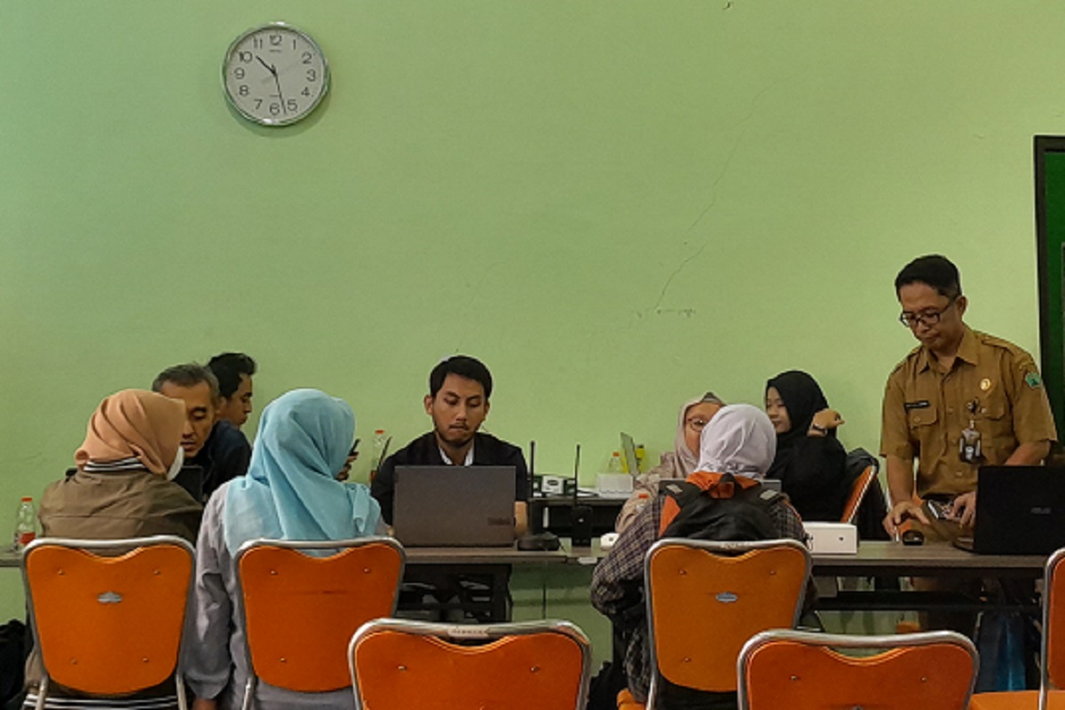 suasana-di-posko-ppdb-di-dinas-pendidikan-dan-kebudayaan-kota-malang-selasa-1362023.jpg