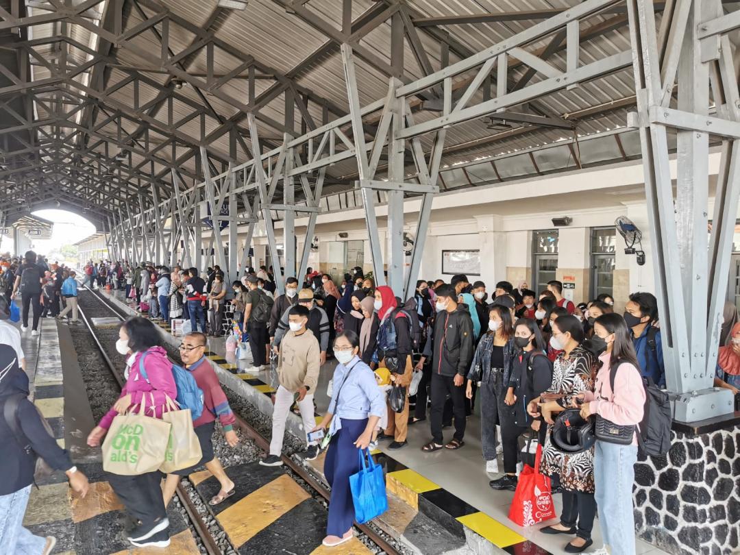 Libur Panjang, Pengguna Commuter Line Capai 42.439 Orang