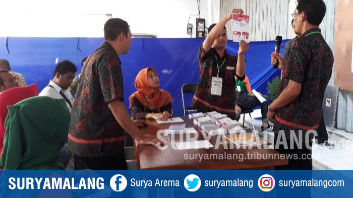 suasana-penghitungan-suara-di-tps-01-tlogomas-lowokwaru-kota-malang_20180627_155210.jpg