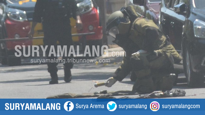 suasana-usai-ledakan-di-gereja-kristen-indonesia-di-jalan-diponegoro-surabaya_20180513_201544.jpg
