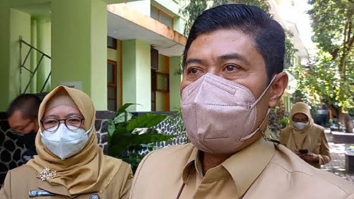 suwarjana-kadis-dikbud-kota-malang-mengunjungi-smpn-1-kota-malang.jpg