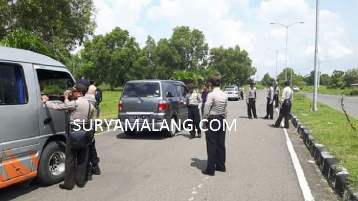 Giliran Polisi Sweeping Bonek di Akses Suramadu, Ini Imbauan untuk Aremania!