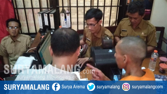 tahanan-polres-malang-perekaman-e-ktp-di-ruang-jaga-tahanan-polres-malang.jpg