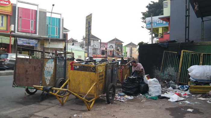 Tanggapan Plt Kepala Dinas Lingkungan Hidup Perihal Tempat Sampah di Jalan Sukarno-Hatta