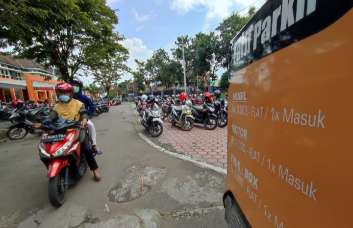 tempat-parkir-rsud-dr-soedomo-trenggalek.jpg