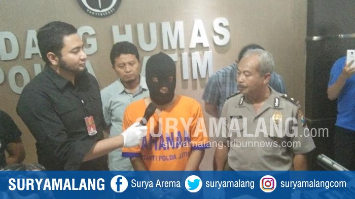 tersangka-berinisial-ak-ditangkap-polda-jatim-karena-diduga-menyediakan-jasa-pesta-seks.jpg