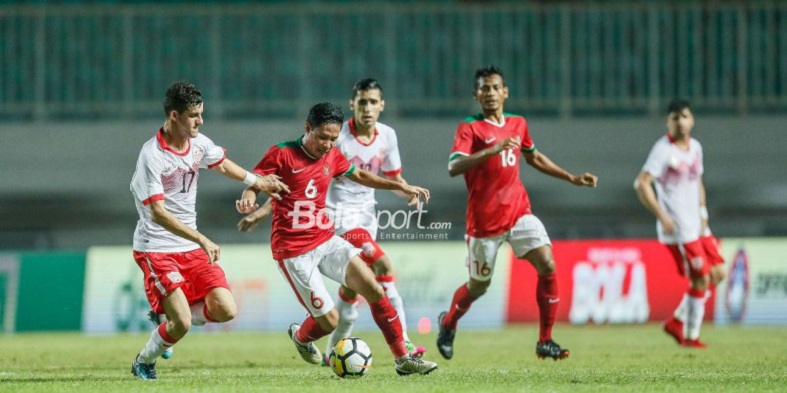 timnas-indonesia-evan-dimas-pssi-anniversary-cup-2018-bahrain_20180504_154559.jpg