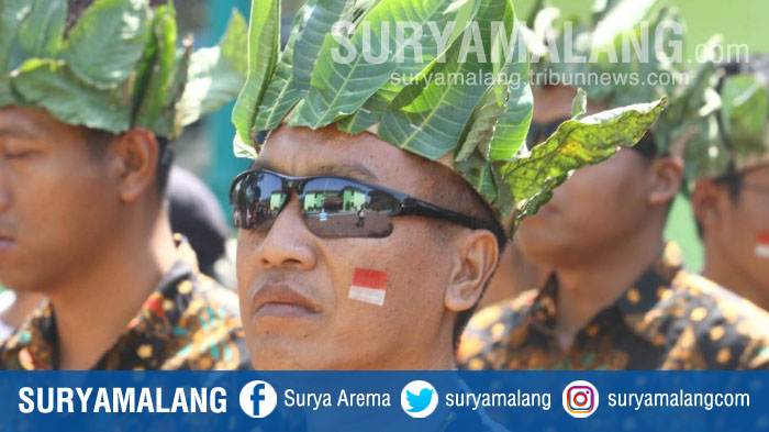 105 Penyandang Tuna Netra Ramaikan Lomba Gerak Jalan di Kantor RSBN Jatim di Kota Malang