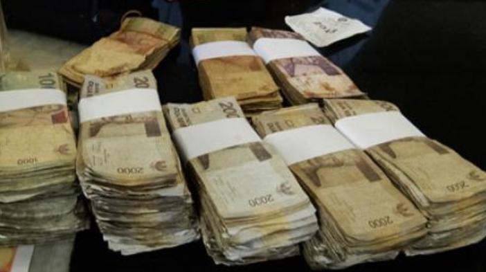 Ditinggal di Rumah Sendirian, Balita Merobek-Robek Uang Milik Orang Tua Senilai Rp 96 Juta