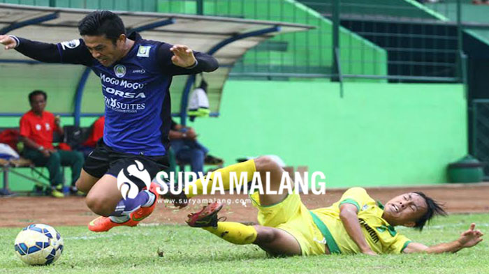 uji-coba-arema-dan-kaltim_20151202_193228.jpg