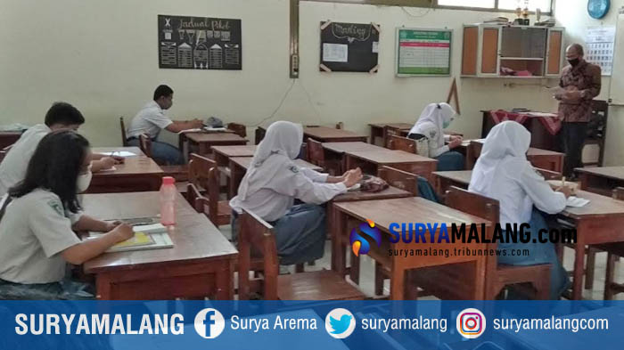 uji-coba-belajar-tatap-muka-sman-1-kota-blitar.jpg