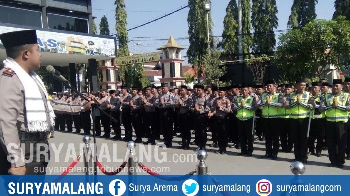 upacara-bersongkok-di-lamongan_20181022_123411.jpg