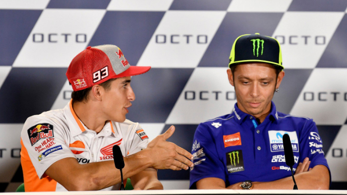 valentino-rossi-tolak-jabat-tangan-marc-marquez_20180907_110153.jpg