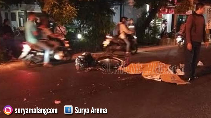 Pengendara Motor Tewas Usai Mendahului Mobil dan Tabrak Truk dari Arah Berlawanan