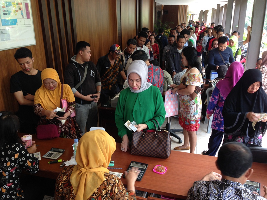 Pemutihan BPKB Hari Terakhir Di Jatim, Pegawai Samsat Dilarang Libur Serta Wajib Selfie Di Kantor