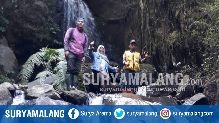 warga-pesanggrahan-menunjukkan-coban-kasinan-lokasi-calon-wisata-anyar-di-kota-batu_20171024_204937.jpg