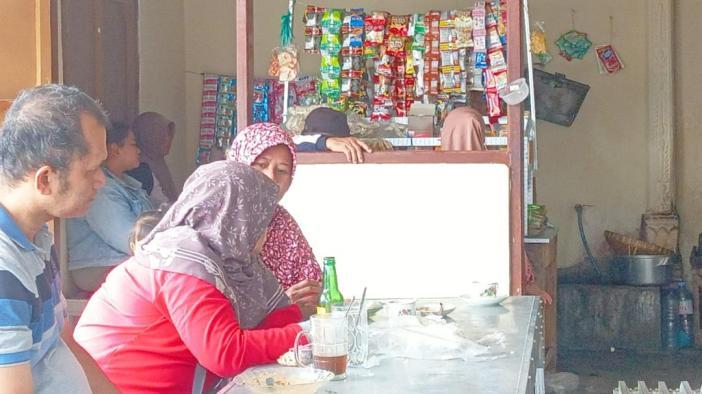 warung-kopi-Desa-Sumberagung-Kecamatan-Peterongan-Kabupaten-Jombang-Minggu.jpg