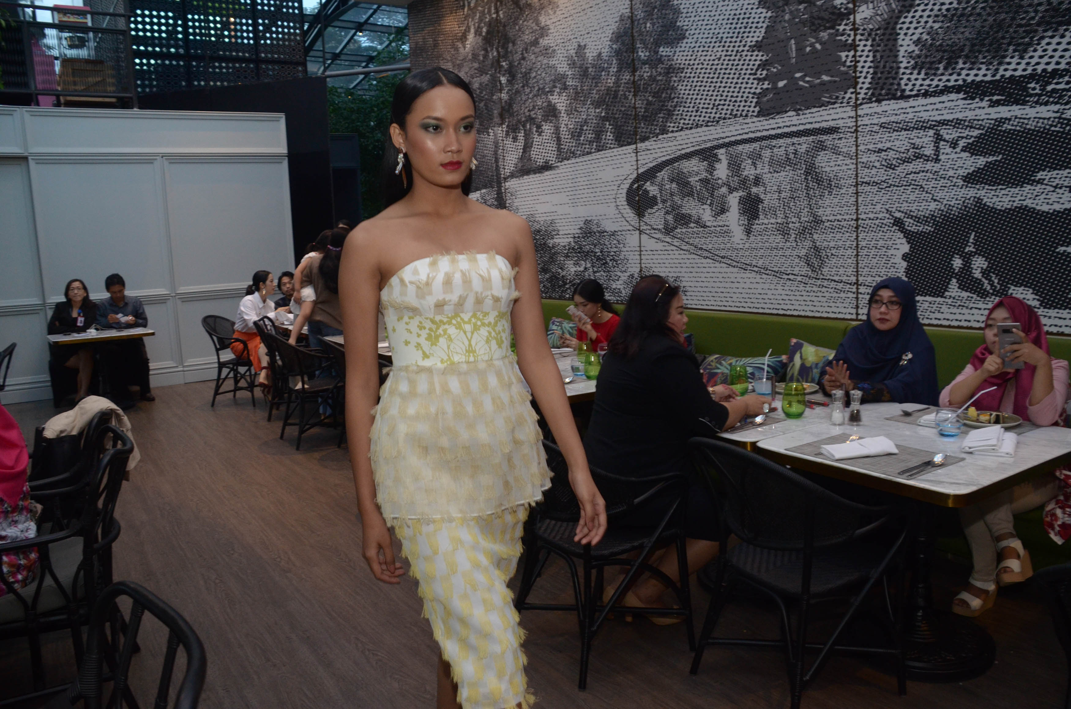 Tren Busana Spring/Summer Tonjolkan Warna Cerah dan Tak Ketat