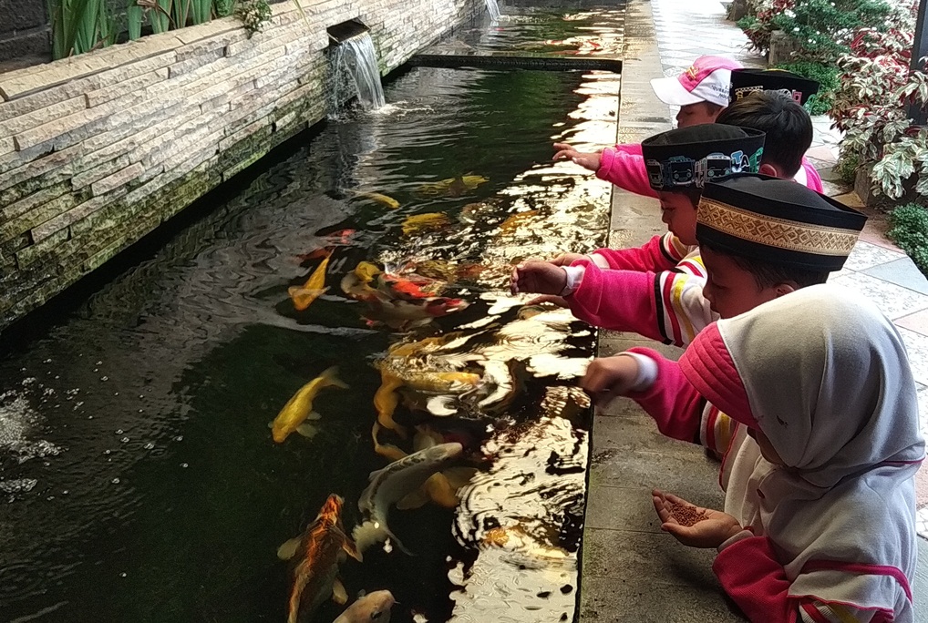wisata-ikan-tawar-di-kota-blitar_20181018_143601.jpg