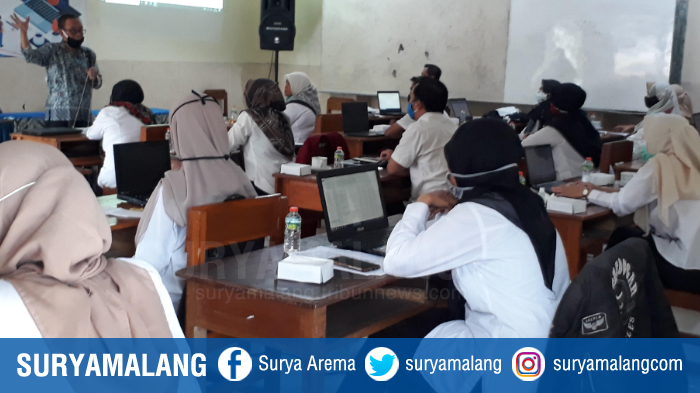 workshop-guru-di-smk-widyagama-malang.jpg